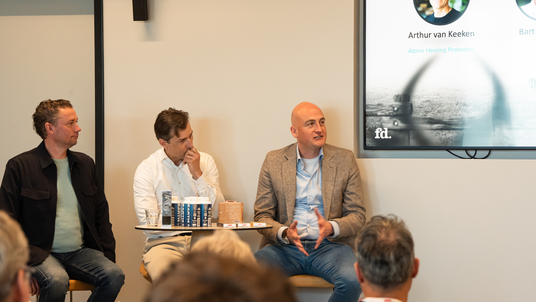 V.l.n.r.: Werner van Hemert (VHB Group), Arthur van Keeken (Alpine Hearing Protection), Bart Reinders (Oxycom). Foto: Stephan Verwaaij für die FD
