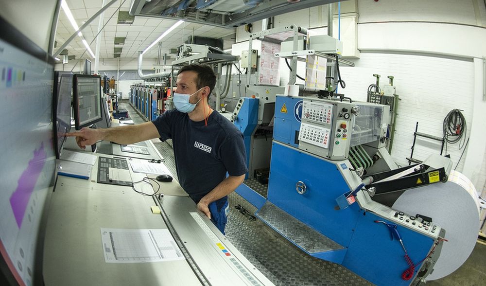 Graphic industry adiabatic cooling